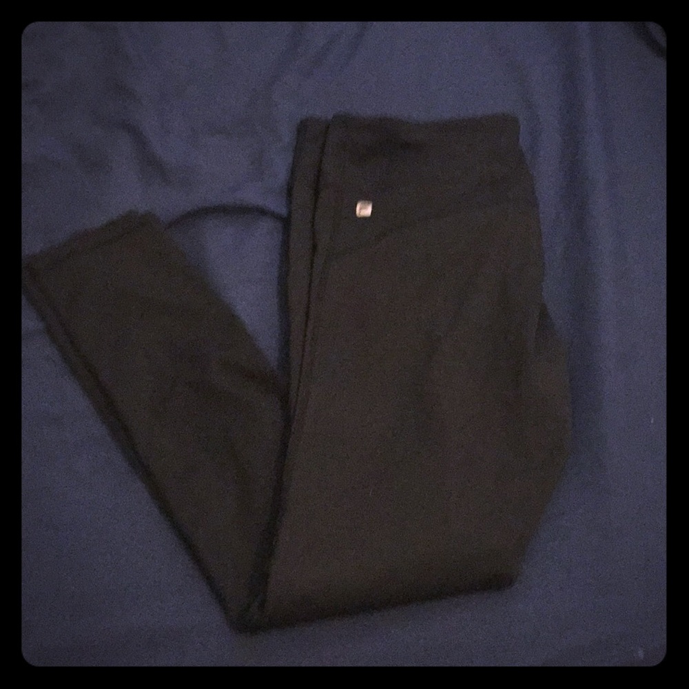 Black Fabletics leggings.